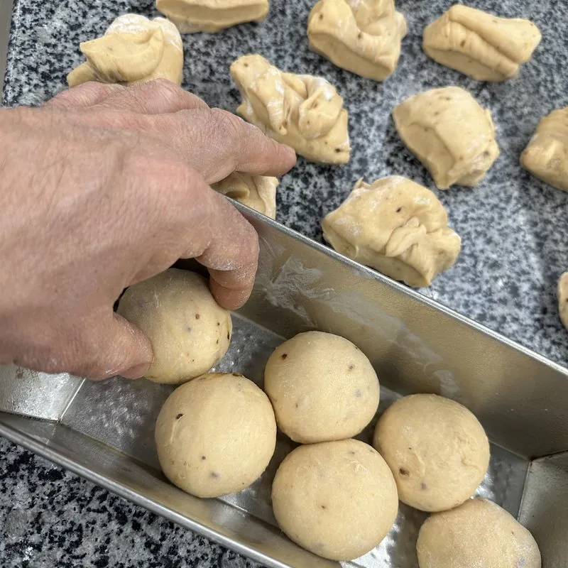 Формування булочок